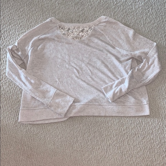 VS Crop Shirt - Picture 3 of 3